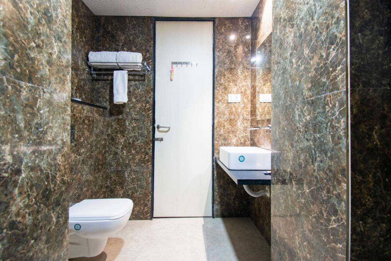 Hotel Fabexpress Essvee Mg Road Vijayawāda Exterior foto